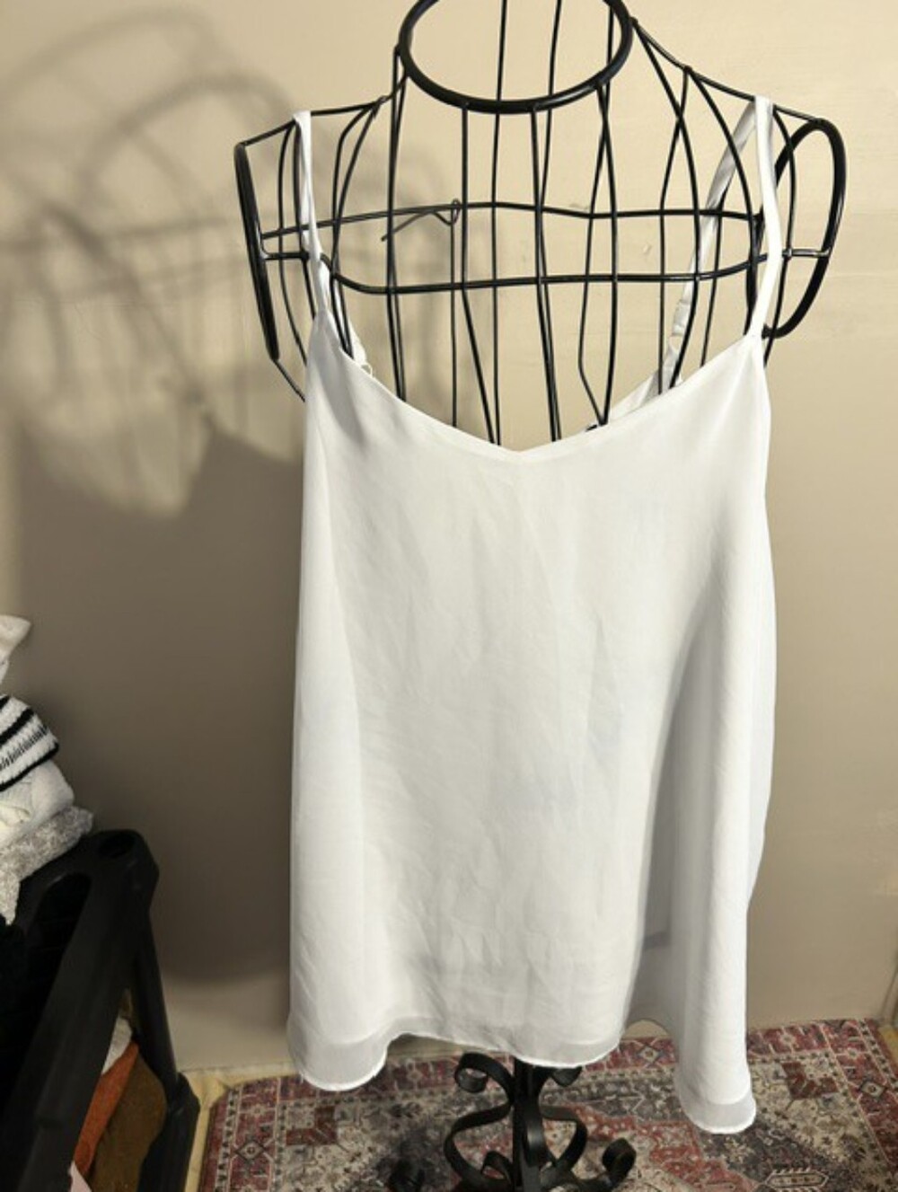 torrid size 1 womens white  tank top pretty shirt blouse casual dress 1x 1 x